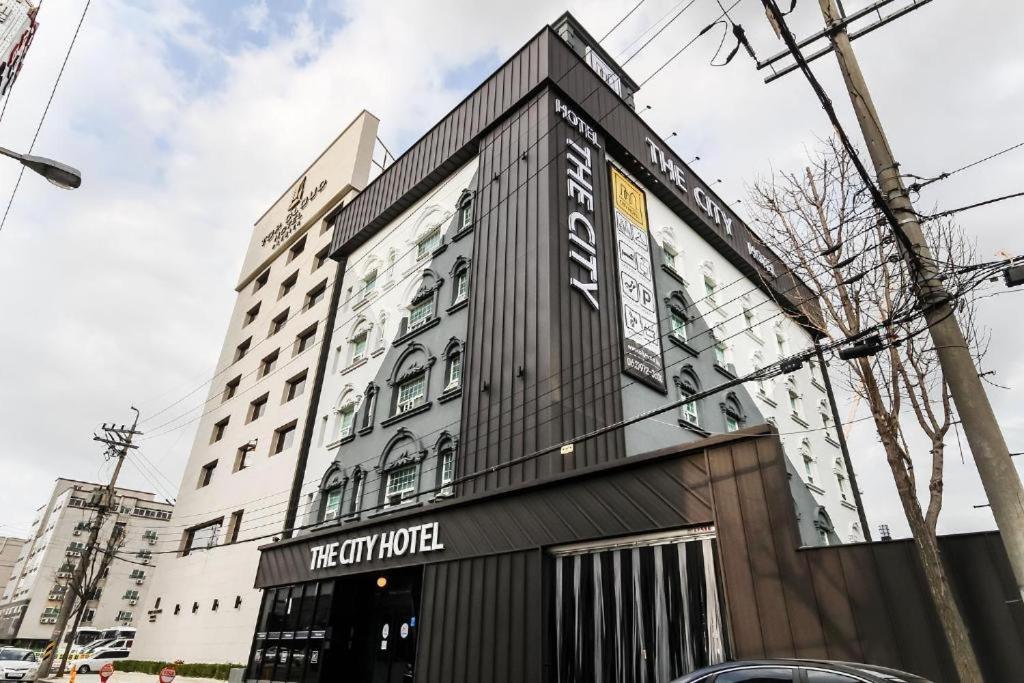 Hotel The City Gwangju Metropolitan City ภายนอก รูปภาพ